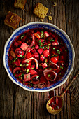 Rote Frucht Pho (Suppe, Vietnam)