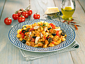 Pasta with olives and cherry tomatoes