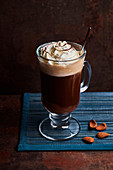 Heiße Schokolade auf Irish Coffee Art