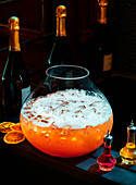 Champagner-Bowle in Glasgefäß