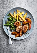 Pork with balsamic vinegar, apples and potatoes