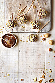 Chocolate and dried fruit pop cakes
