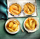 Apple and toffee tartlets