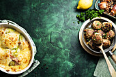 Meatballs and chicory gratin with ham and cheese