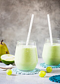 Grape, Pear & Lime Smoothie
