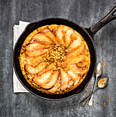 Cast iron skillet pear cake with speculoos