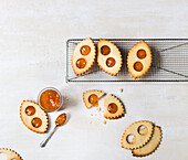 Sandwich cookies with apricot jam