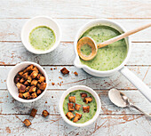 Herb cream soup with croutons