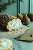 Biscuit roulade with pears