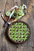 Chocolate tart with kiwi