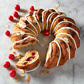 Wreath cake with candied cherries