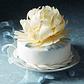 White jasmine cake for Easter