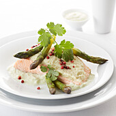 Salmon and green asparagus papillote