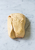 Tour de main : removing the nerve from the foie gras