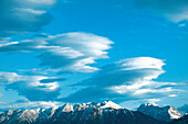 Wolken über Gebirge