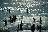 Menschen am Strand, Rio de Janeiro, Brasilien