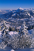 Blick über eine Winterlandschaft, Skigebiet Kitzbühel, Tirol, Österreich