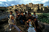 Eine Gruppe Kinder, Einheimische Kinder, Bait Baus, Yemen, Asia