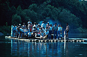 Floßfahrt auf der Isar, Isar, südlich von München Bayern, Deutschland