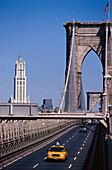 Brooklyn Bridge unter blauem Himmel, Manhattan, New York, USA, Amerika