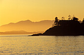 Sunset at Mac Kenzie Beach, Pacific Rim Nationalpark, Vancouver Island, British Columbia, Canada