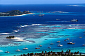 Luftaufnahme von Segelbooten vor Palm Island, St. Vincent, Grenadinen, Karibik, Amerika