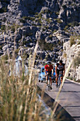 Rennradfahrer, Serpentinen, Sa Calobra, Tramuntana Mallorca, Spanien