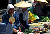 Marktfrauen, Mornig Market, taegl. Wajima, Honshu Japan