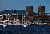 Rathaus, Hafen Pipervika, Oslofjord, Oslo Norwegen, Europa