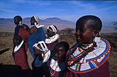 Massai Frauen mit Kindern, Ngorongoro Krater Tansania