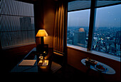 Blick aus Hotelzimmer #5002, Park Hyatt, Hotel Tokyo, Hochhaus am Shinjuku Central Park, Shinjuku, Tokyo, Japan