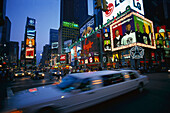 Stretch Limousine, Times Square, Manhattan New York, USA
