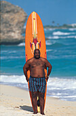 Surfer mit Brett, Silver Sands, Barbados Karibik