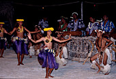 Traditionelle Tanzvorfuehrung, Ootu Beach, Aitutaki Cook Islands, Suedsee