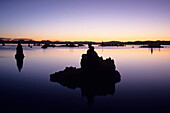 Tufa Rocks at Sunrise, Mono Lake, Californien USA