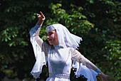 Ukrainisches Mädchen beim Tanzen, Folklore, The Khan´s Palace, Bakhchisarai, Krim, Ukraine