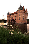 Schloß Egeskov mit Wassergraben, Egeskov Slot Castle, Wasserschloß in der Nähe von Kværndrup, Funen, Dänemark