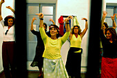 Frauen tanzen in einer Flamenco Schule, Triana, Sevilla, Andalusien, Spanien, Europa
