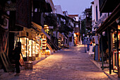 Einkaufsstraße am Abend, Kas, Antalya, Lykische Küste, Türkei