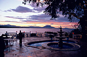 Terrasse mit Springbrunnen, La Puntilla De Piergiorgio Palace, italienisches Restaurant, Sosua, Dominikanische Republik, Karibik