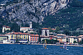 Torbole, Stadtansicht, Gardasee, Trentino Italien