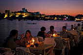 Restaurant am Meer am Abend, Nachtleben, Bodrum, Türkei
