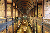 Long Room, Old Library, Trinity College Library, Trinity College, Dublin, Irland