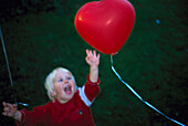 Lino mit Luftballon