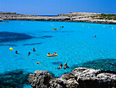 Baden im Meer, Cala Binibeca, Menorca, Spanien