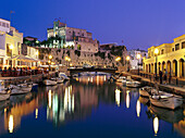 Rathaus vom Hafen aus gesehen, Ciutadella, Menorca, Spanien