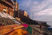 Drying saris at Ganges riverside, Varanasi, Benares, Uttar Pradesh, India, Asia