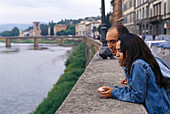 Am Ufer von Arno, Florenz, Toskana, Italien