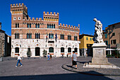 Palazzo degli Aldobrandeschi, Piazza Dante Alighieri, Grosseto, Toskana, Italien