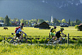 Mountainbiker beim Hausberg, Garmisch, Bayern, Deutschland